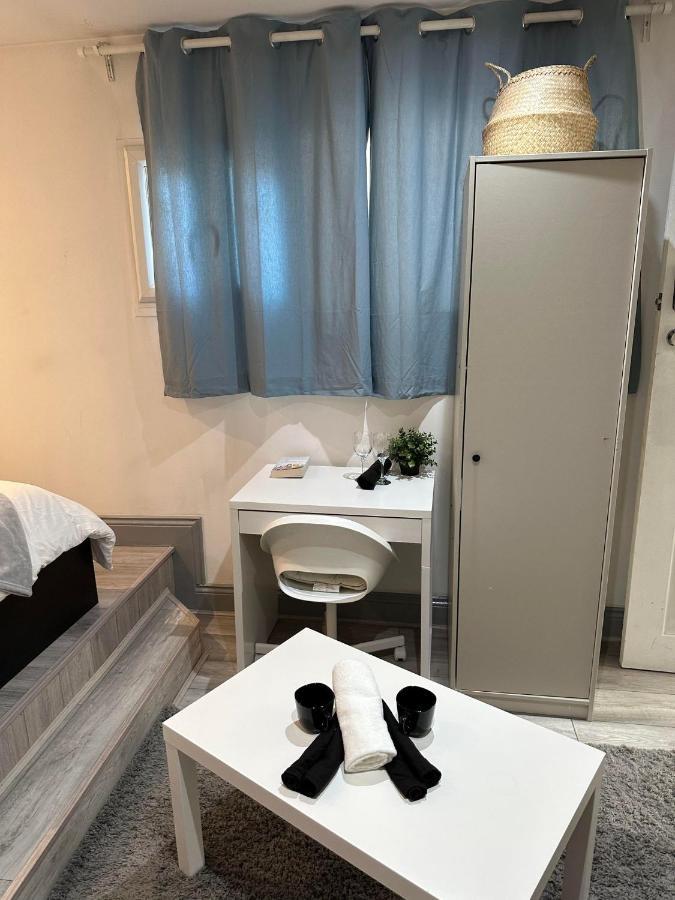 Charming Studio Apartment In Лондон Экстерьер фото